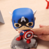 ¡Funko Pop! & Pin: The Avengers: Earth's Mightiest Heroes - 60 Aniversario, Capitán América con Pin - Imagen 3